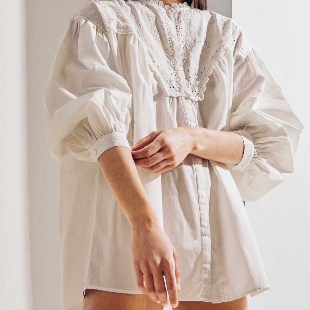 Zara Home white long sleeve peasant lace blouse button down size M